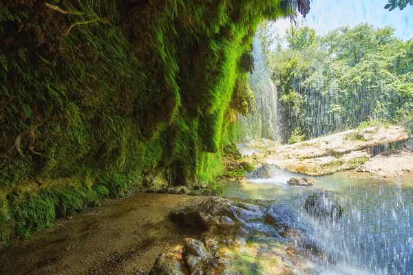 Jungle Vackra Vattenfallet Mountain River Ström Landskap Vattenfall Framsida Cave — Stockfoto