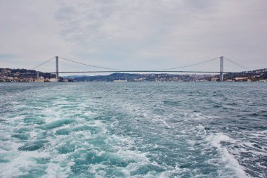 Avrupa ve Asya bağlarken Boğaziçi Köprüsü