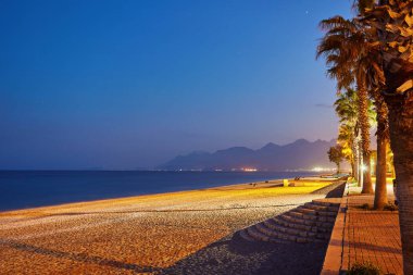 İnanılmaz güzel bir gün batımı Konyaaltı Beach, Antalya, Türkiye.