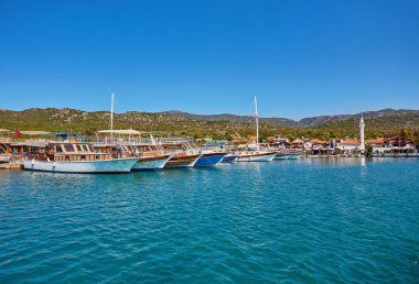 Yatlar Akdeniz'de yatak