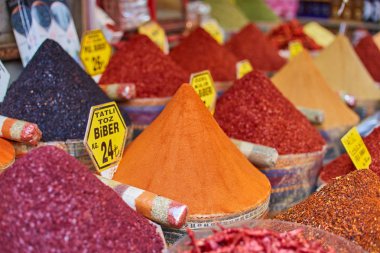 Türkiye, İstanbul ve Baharat Pazarı Türk baharatları satılık