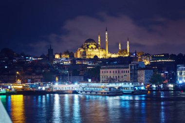 Süleymaniye Cami, gece görünümüne Galata Köprüsü, Istanbul, Türkiye