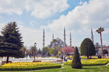 Sultanahmet Camii'nin arka plan mavi gökyüzü açık gün, istanbul, Türkiye