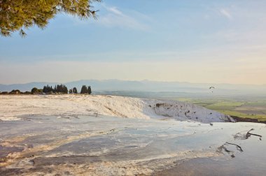 Traverten havuzları ve terasların, Türkiye'deki Pamukkale