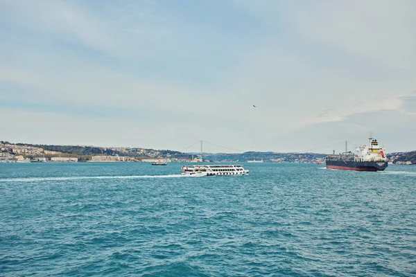 Blick Auf Istanbul Und Passagierfähre Fluss Des Bosporus Truthahn — Stockfoto