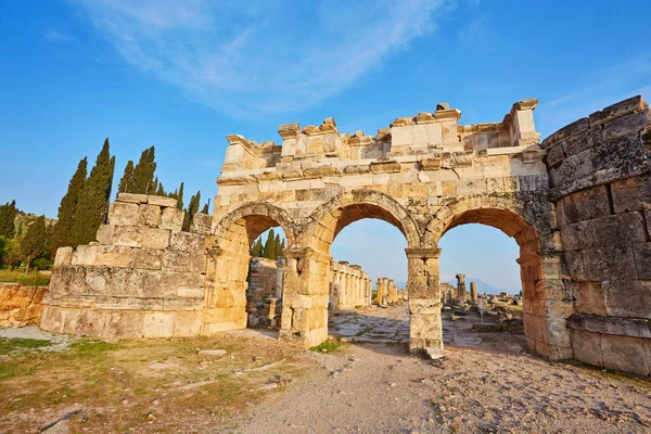 Αρχαία Πόλη Της Ιεράπολης Ερείπια Βόρεια Ρωμαϊκή Πύλη Παμούκαλε Τουρκία — Φωτογραφία Αρχείου