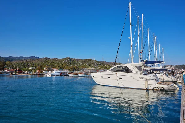 Barcos Iates Perto Ilha Kekova Turquia — Fotografia de Stock