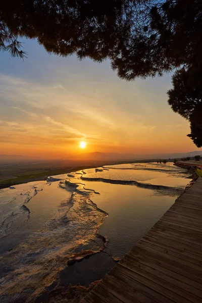 Natuurlijke Travertijn Zwembaden Terrassen Bij Zonsondergang Pamukkale Turkije — Stockfoto