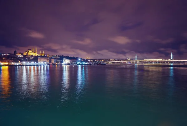 Wgląd Nocy Sulejmana Cami Mostu Galata Istanbul Turcja — Zdjęcie stockowe