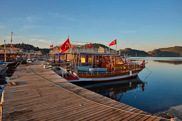Malý Přístav Kekova Zakotvené Jachty Při Západu Slunce Turecko — Stock fotografie