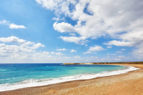 Piękna Dzikiej Plaży Turkusowymi Wodami Fale Lara Beach Cypr — Zdjęcie stockowe