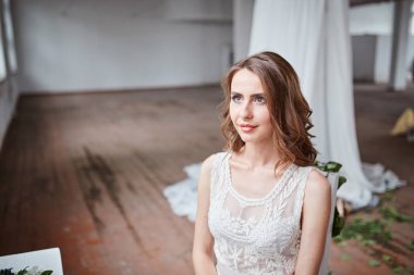 Gelinin güzel bir portresi.