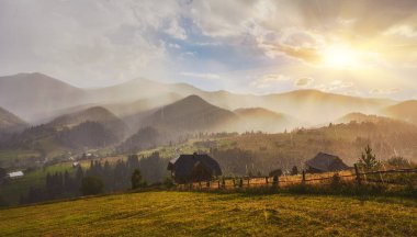 Güneşli havalarda şiddetli yağmur.