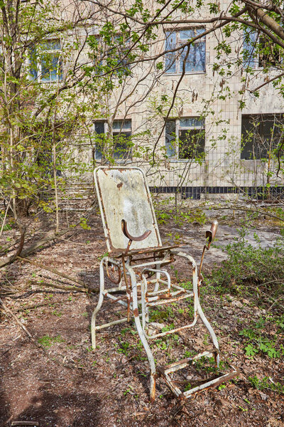 заброшенная больница в городе Припять, Украина. Последствия ядерного взрыва на Чернобыльской АЭС
