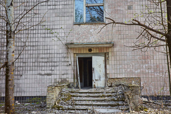 заброшенная больница в городе Припять, Украина. Последствия ядерного взрыва на Чернобыльской АЭС
