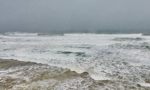 大风大浪中的大西洋埃索维拉 — 图库照片