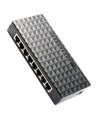Kurak günde siyah 8 Port Plastik Ethernet Anahtarı beyaz arkaplanda izole edildi