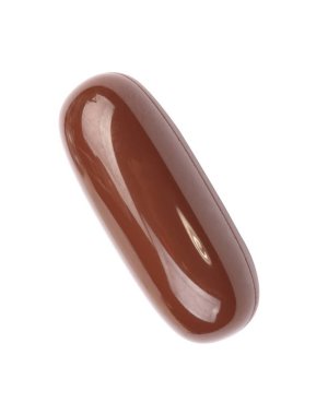 Beyaz arka planda izole edilmiş kahverengi jelatinli bir hap.