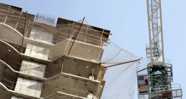 Ev vinci ile gün içinde gelişir. 