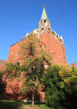 Gökyüzü arka planında Kremlin kulesi