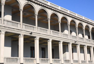 Nehir limanı inşaatı