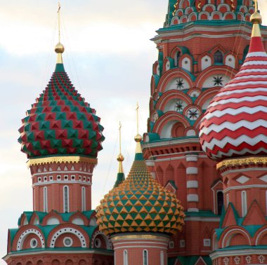 Gündüzleri kutsanmış Basil Katedrali