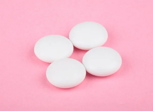 White Pill Pink Background — Stock Photo, Image