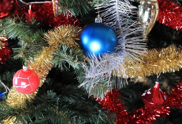 Jouets Sur Sapin Noël Vert — Photo