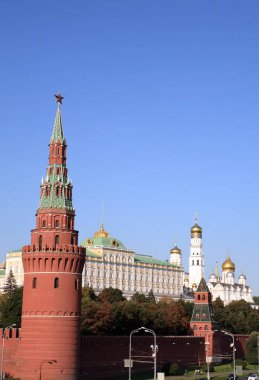 Gökyüzü arka planında Kremlin kulesi
