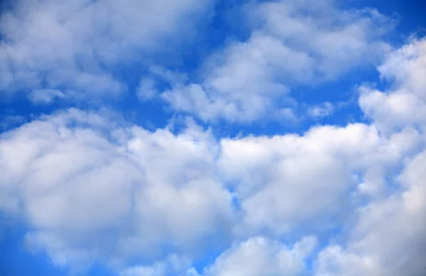 Nuage Sur Ciel Bleu — Photo