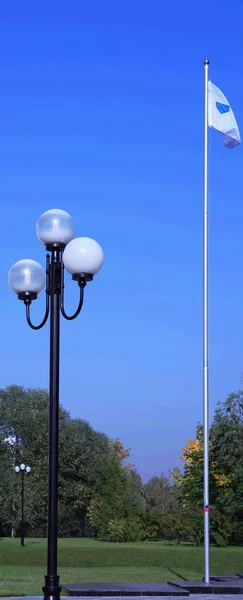 Lantaarn Vlag Herfst September Ochtend Hemelachtergrond — Stockfoto