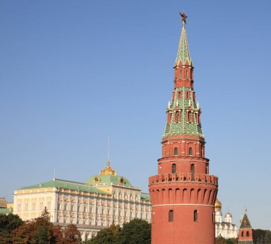 Gökyüzü arka planında Kremlin kulesi