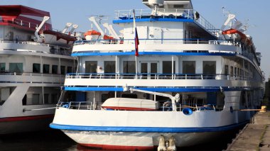 Her gün üç aralıklı gemi demirlenecek.