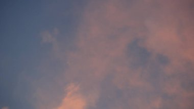 Yazın gün batımı gökyüzü