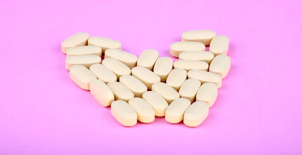 Terapia hiv efavirenz em fundo rosa — Fotografia de Stock