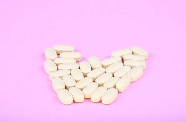 HIV治療｜efavirenz on pink background — ストック写真