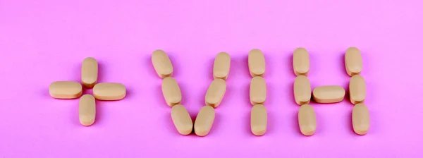 Terapia de hiv efavirenz sobre fondo rosa — Foto de Stock