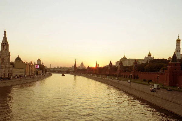 Pôr do sol acima de Moscou Kremlin — Fotografia de Stock