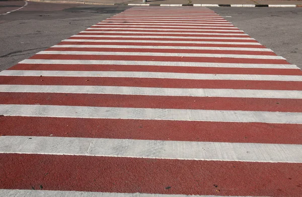 Cruce por carretera en día seco — Foto de Stock