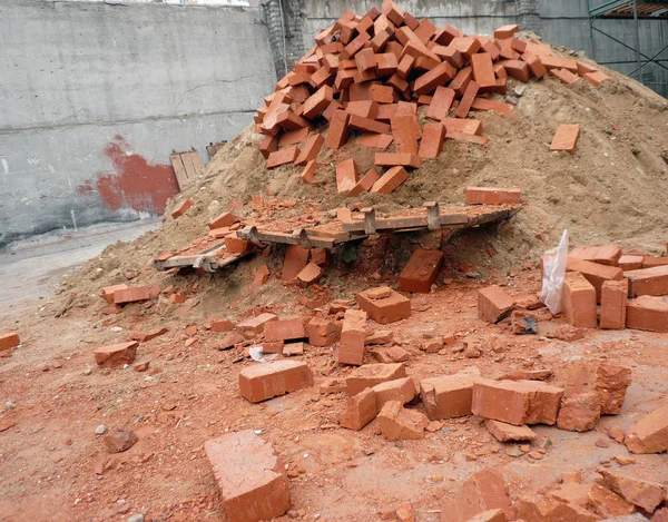 Heap of red brick — Stock Photo, Image