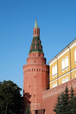Gökyüzü arka planında Kremlin kulesi