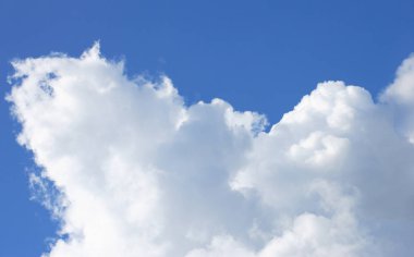 Mavi gökyüzü gün bulut