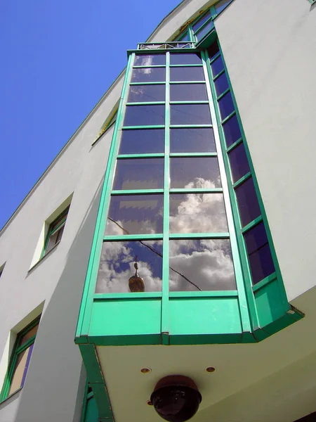 Fachada de edifício de escritório — Fotografia de Stock