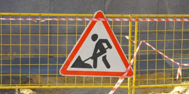 Kuru gün tabelaya yol çalışmaları