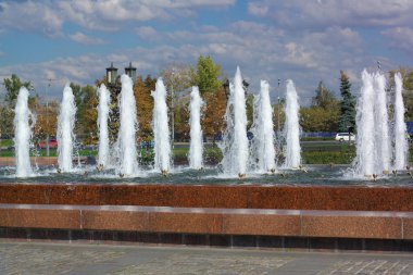 Kuru gün caddesindeki çeşme