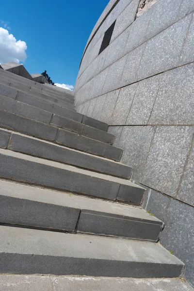 Escaleras de mármol en el día —  Fotos de Stock