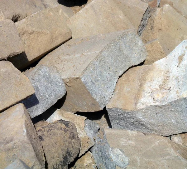 乾燥した日に石のヒープ — ストック写真