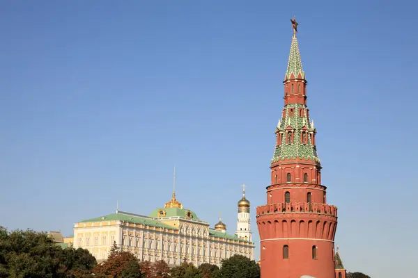 Kremlin tower on sky background — Stock Photo, Image