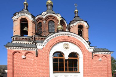 gökyüzü arka plan üzerinde Kilise