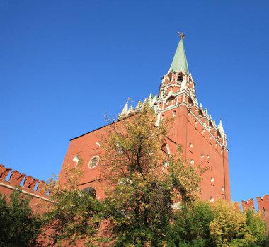 Gökyüzü arka planında Kremlin kulesi